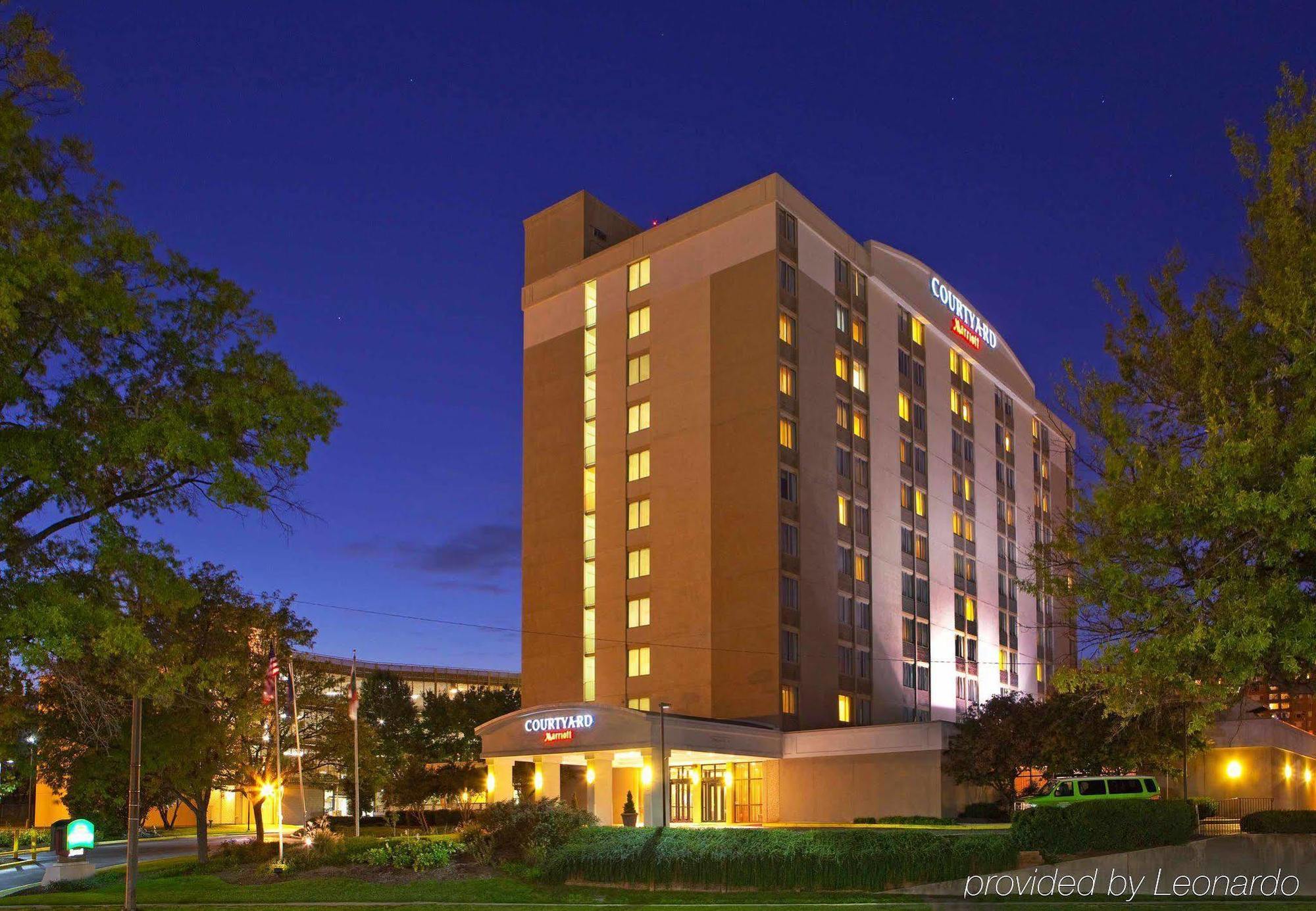 Hotel Courtyard By Marriott Alexandria Pentagon South Exterior foto